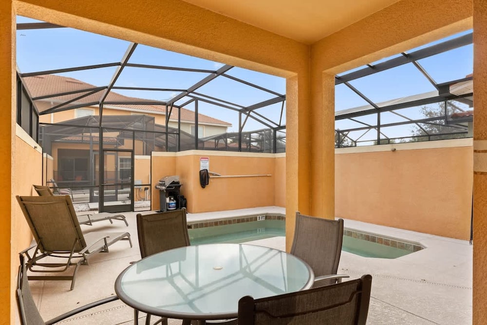 Lovely House for 10 People at Paradise