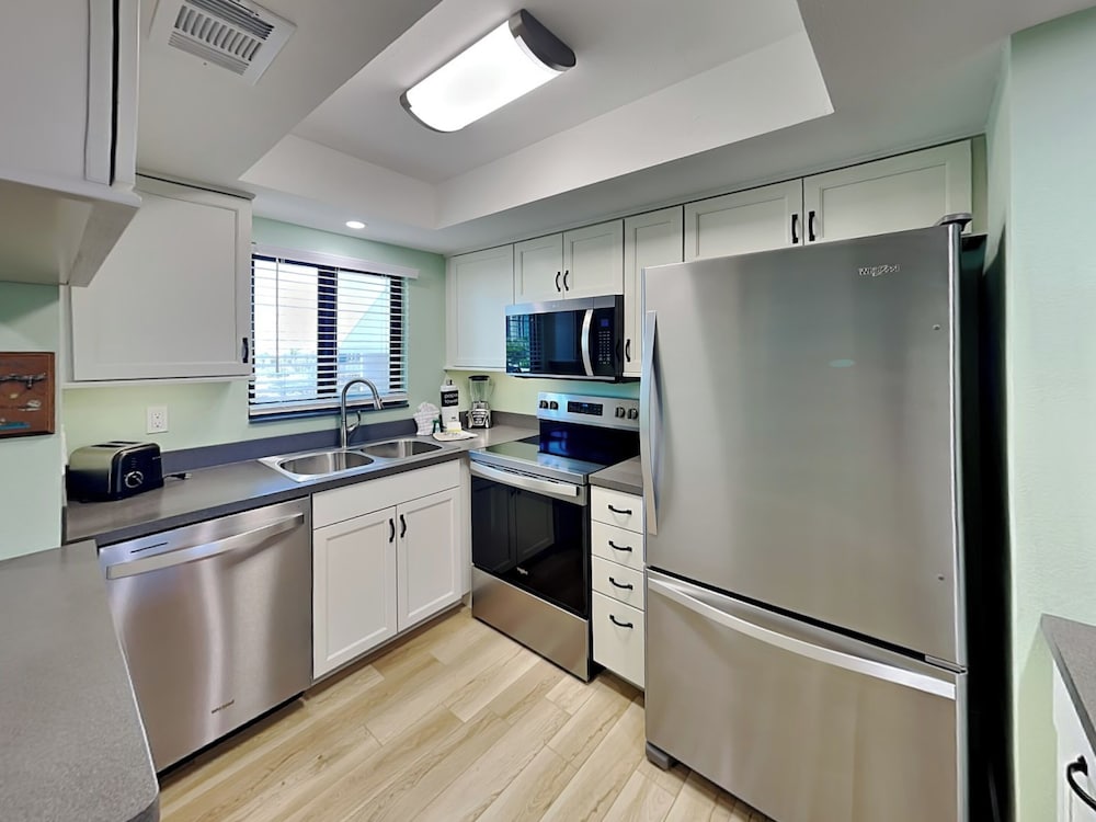 Seaside 3 by Distinctive Beach Rentals