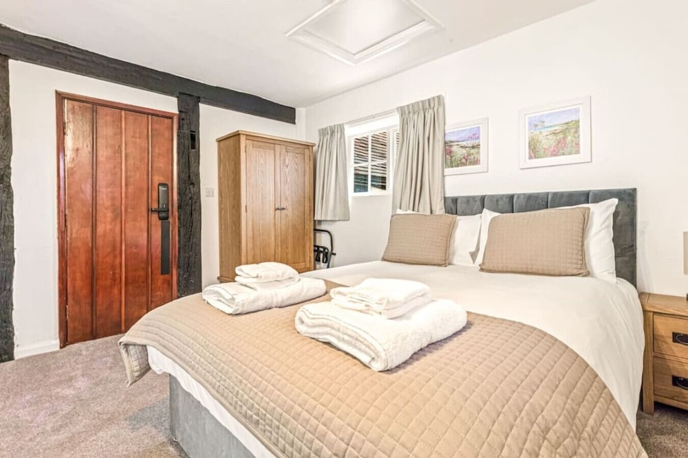 The George Inn Hotel Rooms - Room 3
