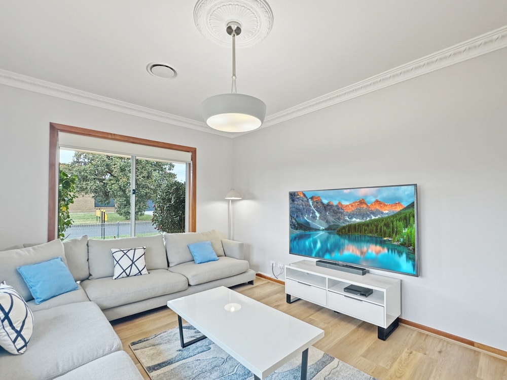 4-bed Beach House With Garden & Alfresco Dining