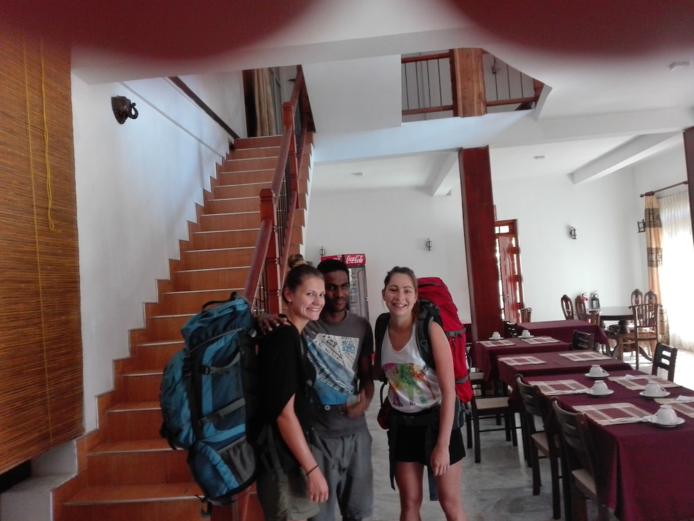 Shadow Inn Guest House Ella