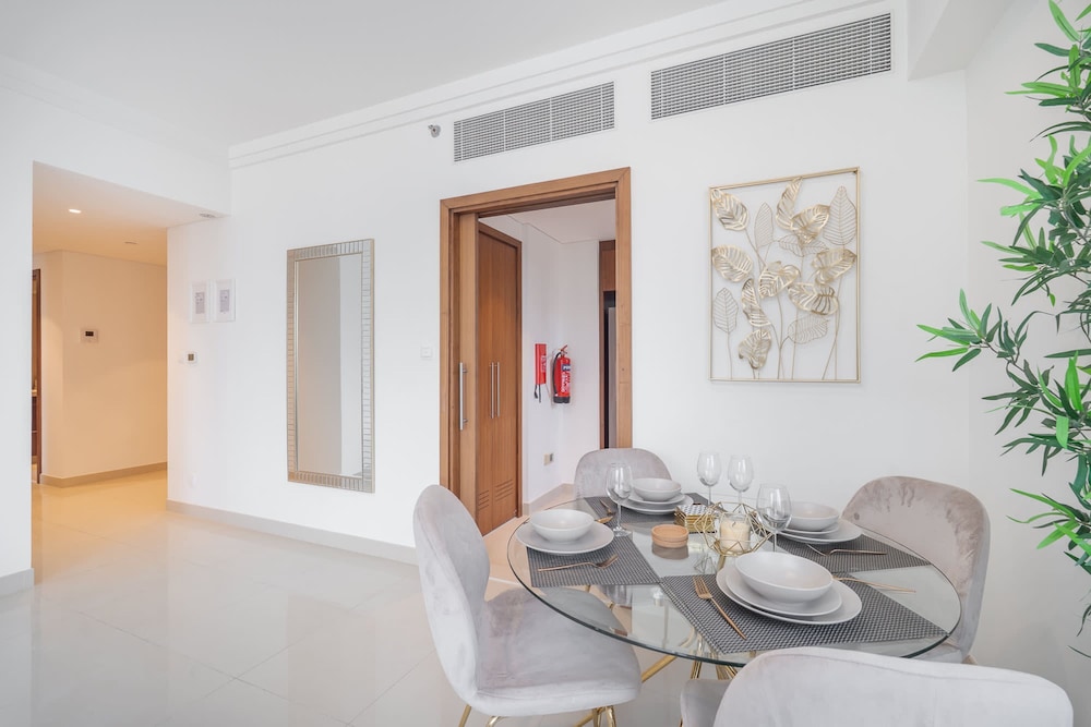 Gorgeous 1 Bedroom in Boulevard Point With City Views