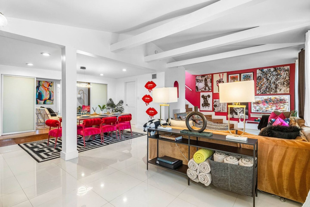 Chic Retreat Heated Pool Floats Close to Beach