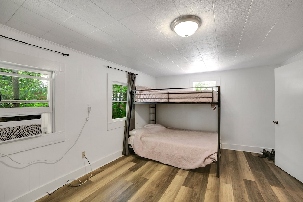 Magnolia House Walk To Festival Park 3 Bedroom Home