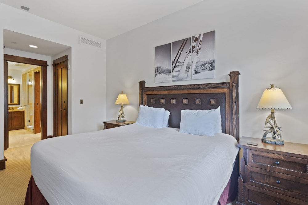 Arrowleaf Lodge at Deer Valley Resort - Two Bedroom Residence #301 2 Condo