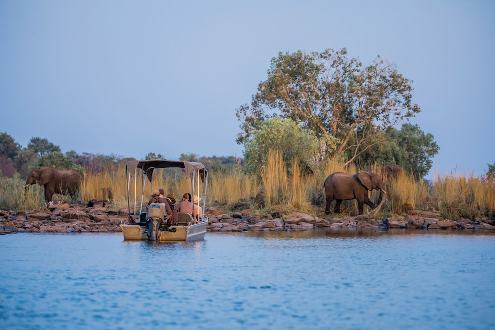 Sindabezi Island Camp