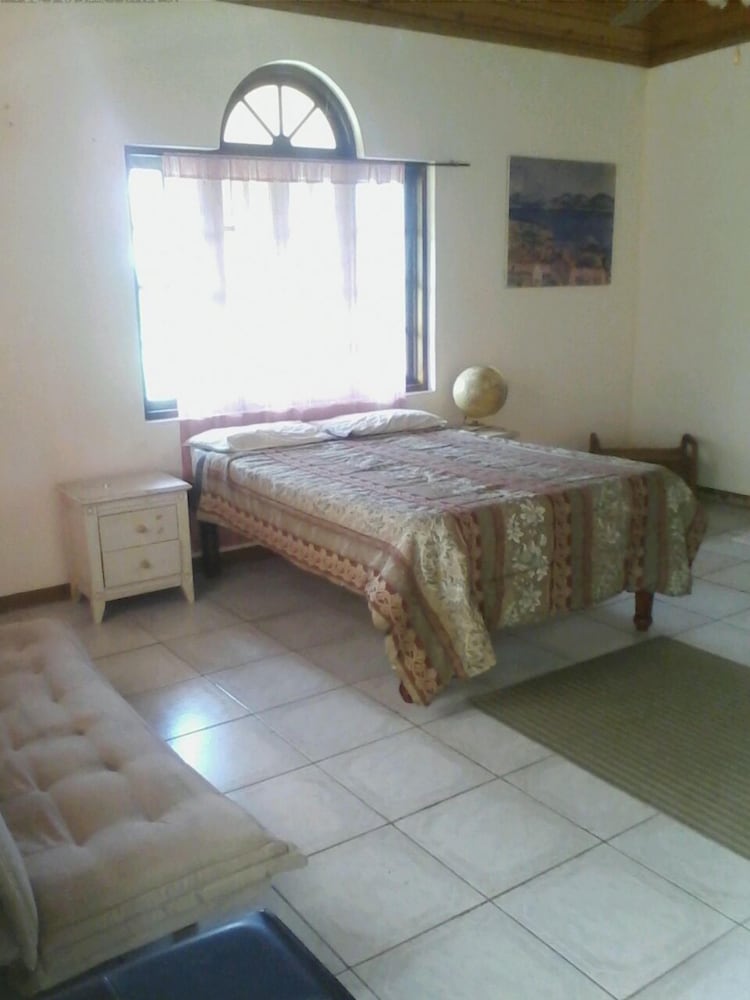 Dolphin Bay Yoga Guest House - Property Image 8