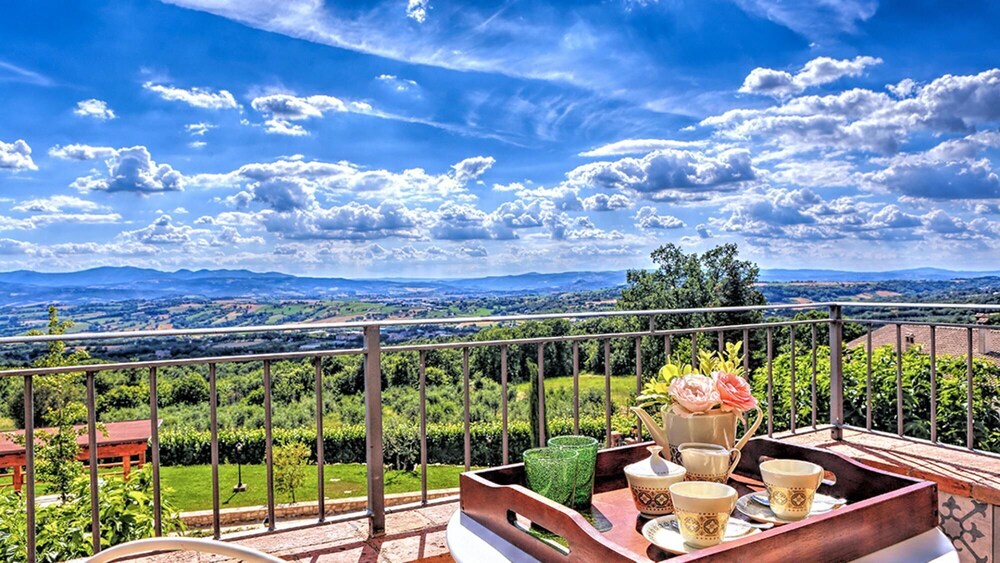 Villa Bella 8 in Massa Martana view 5