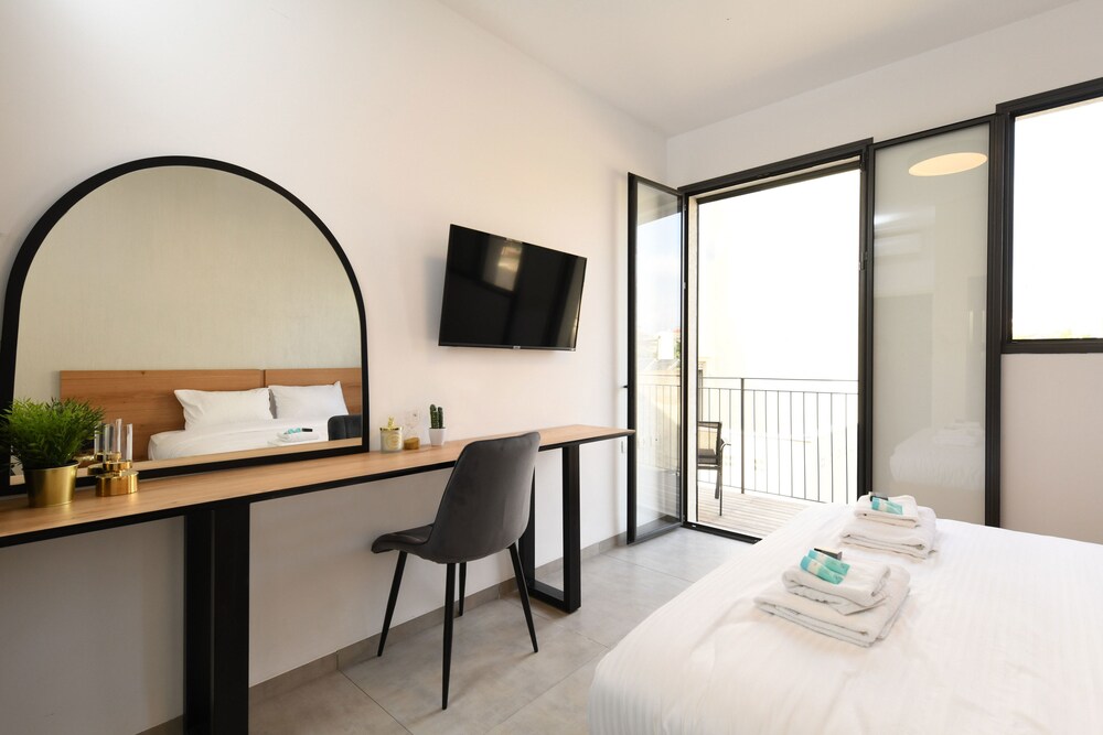 AirTLV Deluxe Jaffa Apartments view 5