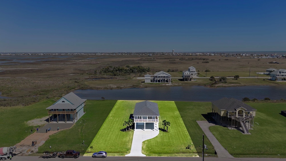 Pelican Perch by Ryson Vacation Rentals