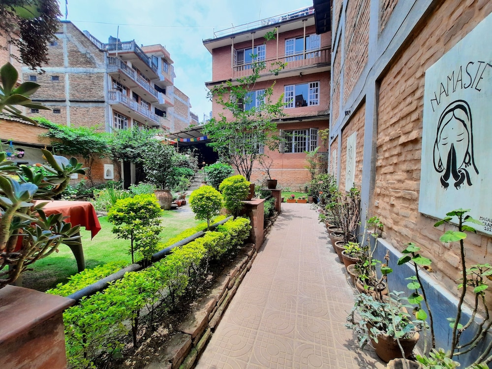 Pradhan House Homestay with Garden