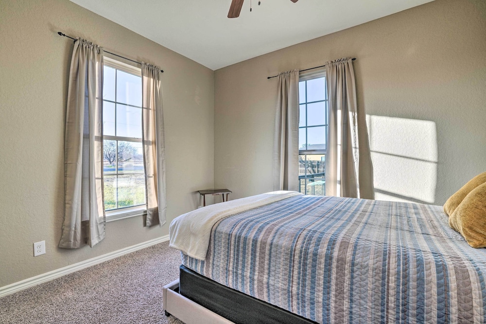 Peaceful Atascosa Home w/ Balcony & Deck! view 5