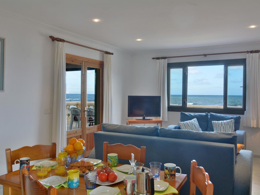 Mallorca Beach Front Line Apartment 6 Pers