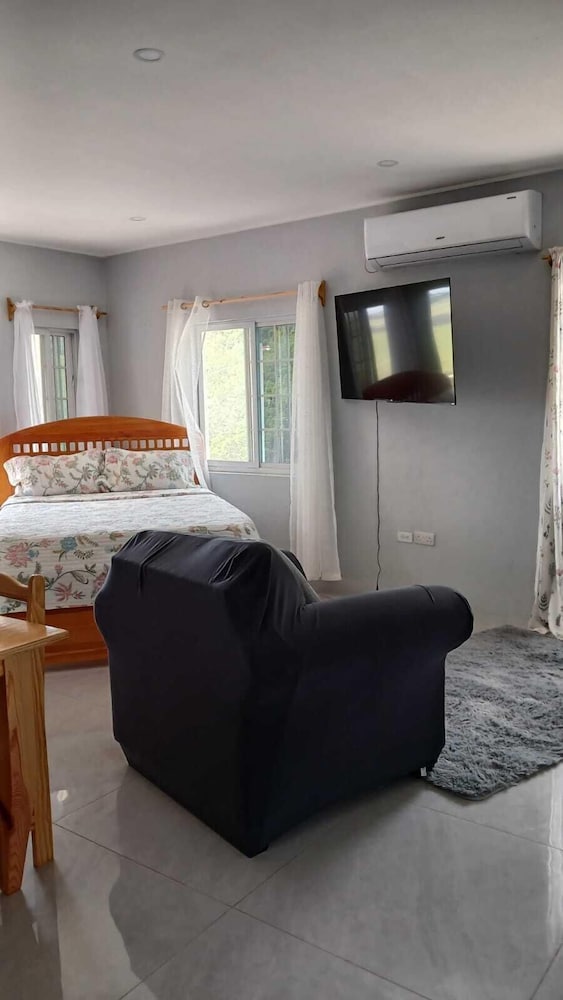 K & X Airbnb Apartments