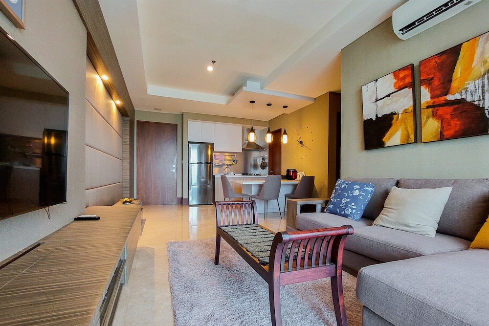Stylish and Luxury 2BR Apartment in Veranda Residence Puri view 4