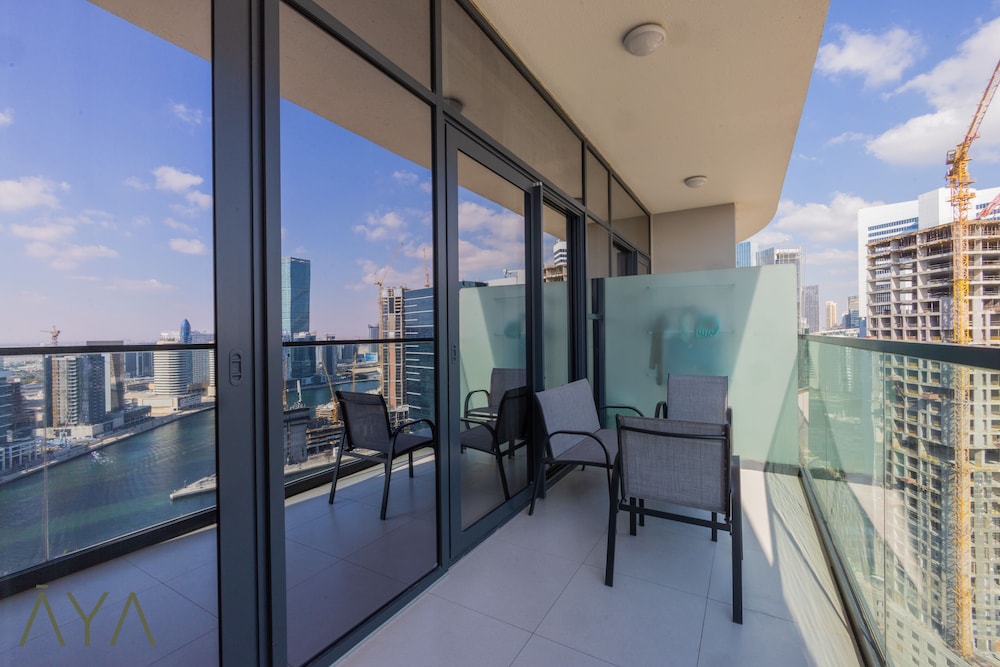 Aya - Aqua Canal/ One-Bedroom Retreat at ZADA Tower
