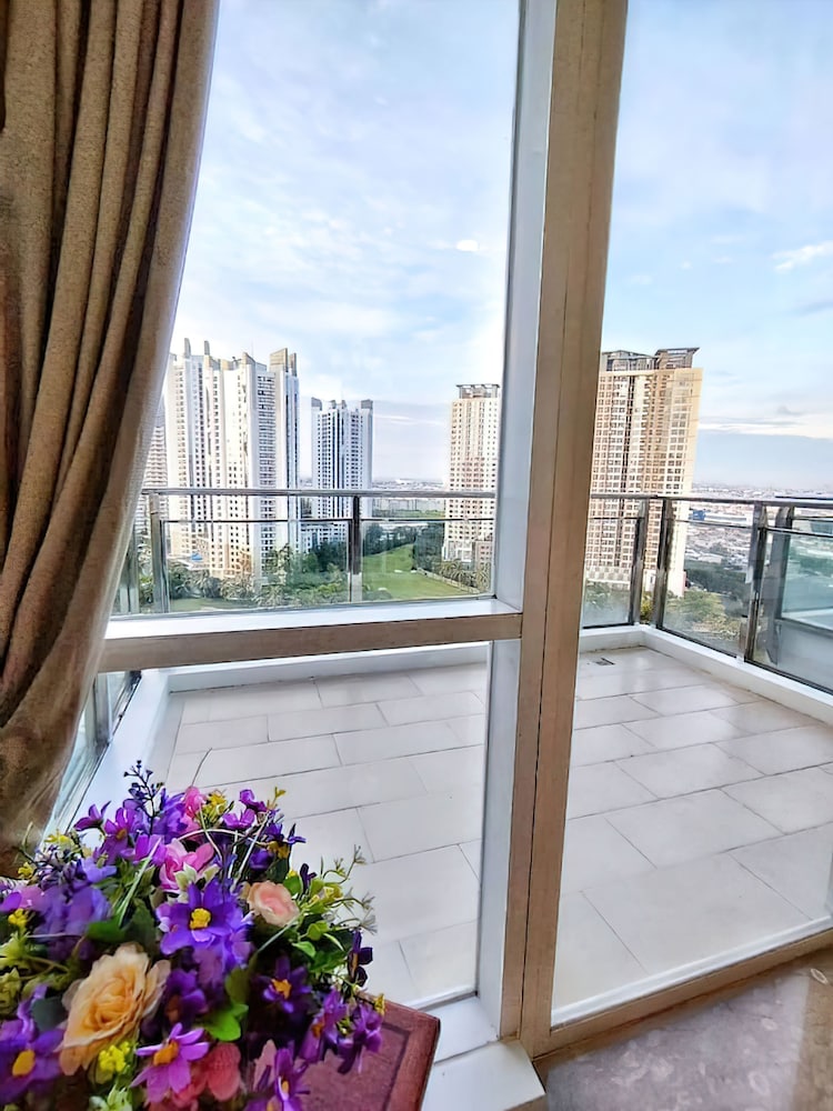 Springhill Royale Suites Sky Pool