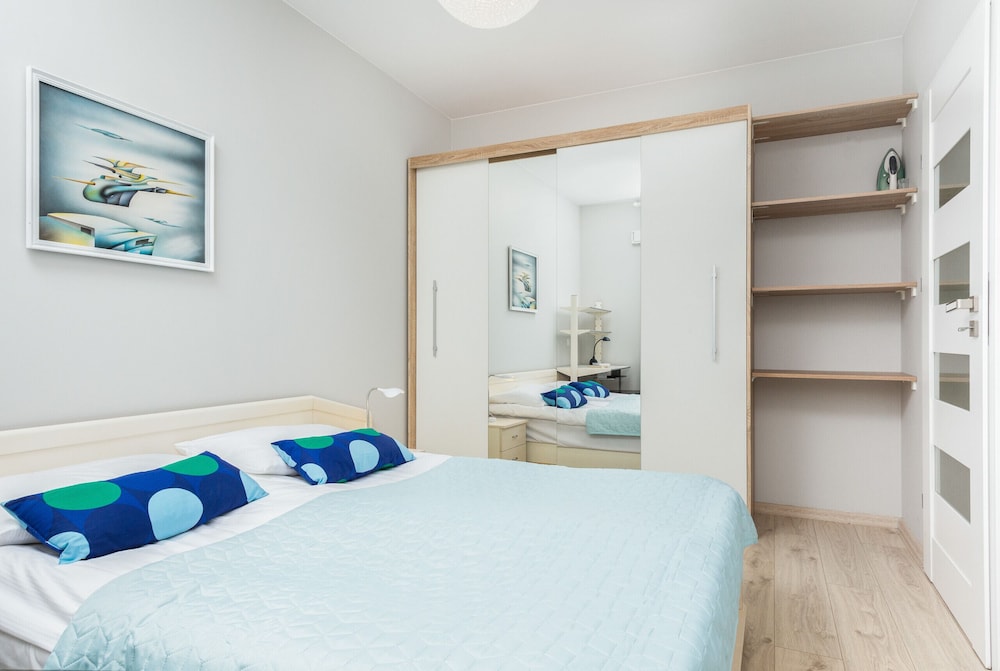 Warsaw Apartment Obozowa by Renters view 3