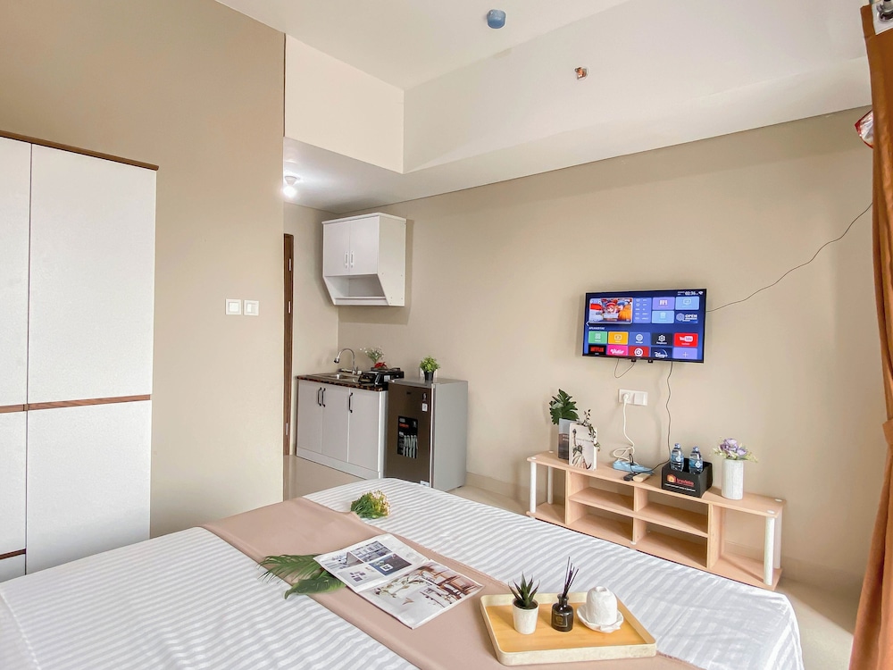 Neutral Minimalist Studio Apartment At Lrt City Sentul - Royal Sentul Park