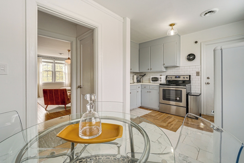 8 Mi to Beach: Cozy Condo Getaway in Wilmington!