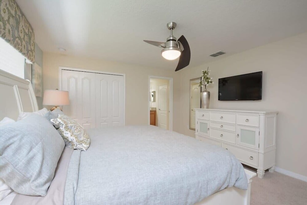 Charming 4bdr Townhome at Storey Lake Resort