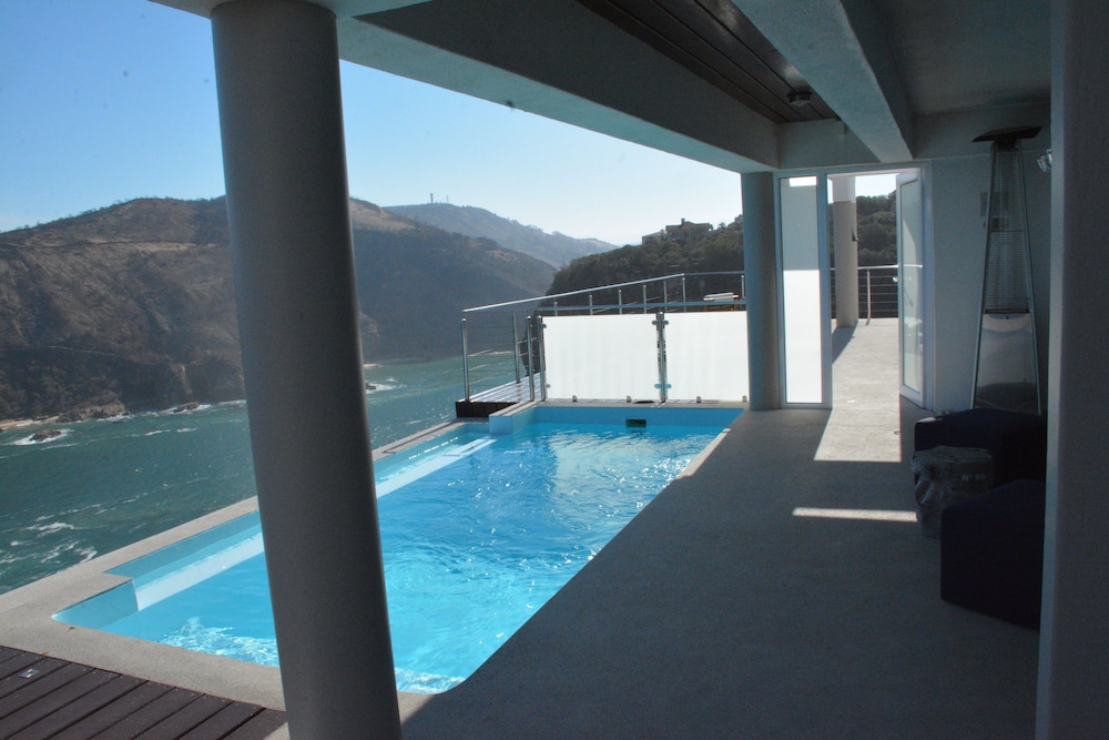 Head over Hills Luxury Retreat