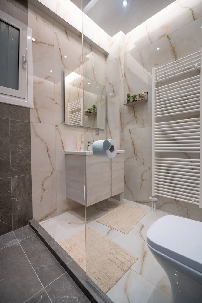 Cozy Apartment for 3 Persons in Athens