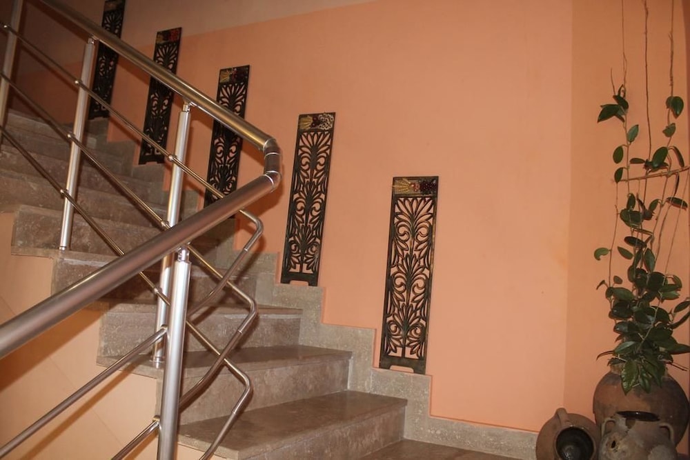Old Yerevan Hostel & Tours
