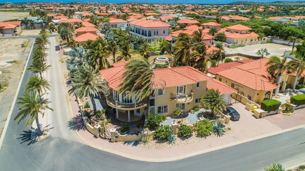 Brand NEW 4BR 5BA Villa w Privatepool Seaviews