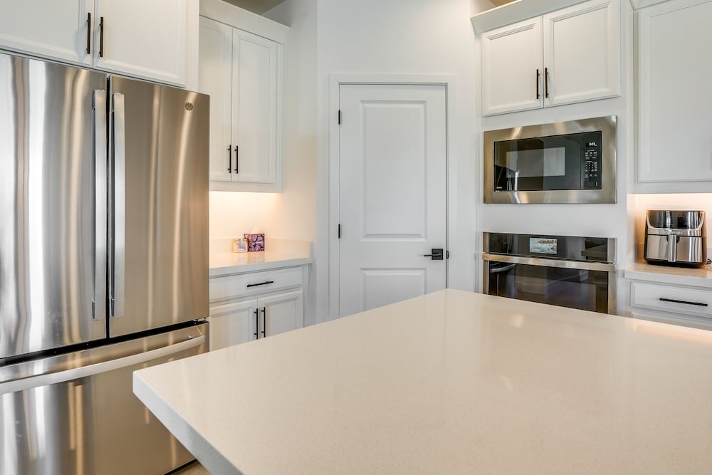 5 Mi to Westgate: Newly Built Glendale Home