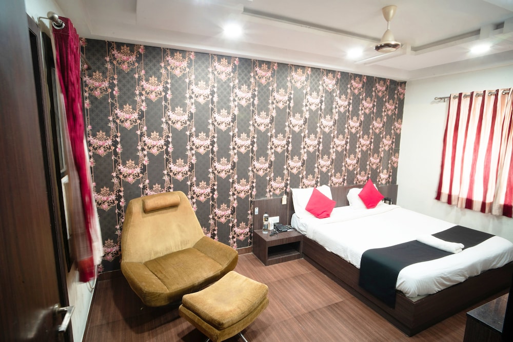 Hotel Flowers Inn