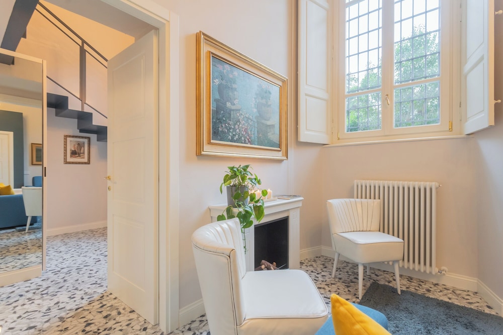Cinque Giornate 70 Suites by Rent all Como