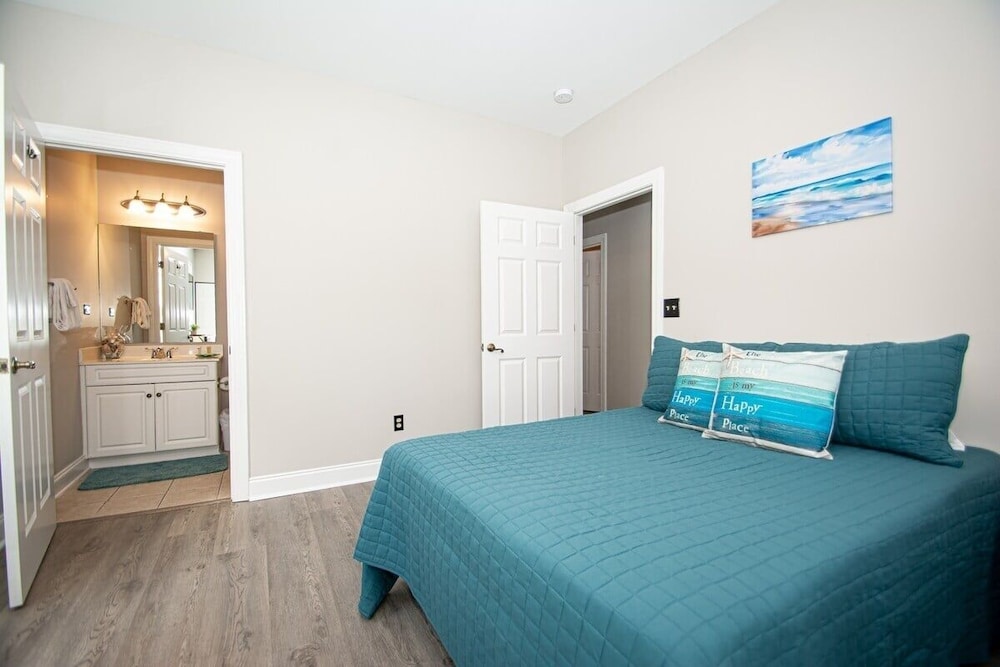 World Tour 100-201a 3 Bedroom Condo