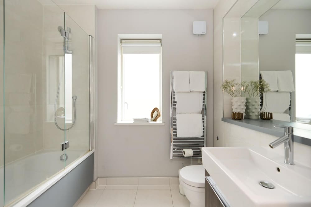 The Avery Hideout - Spacious 3bdr House With Rooftop Terrace