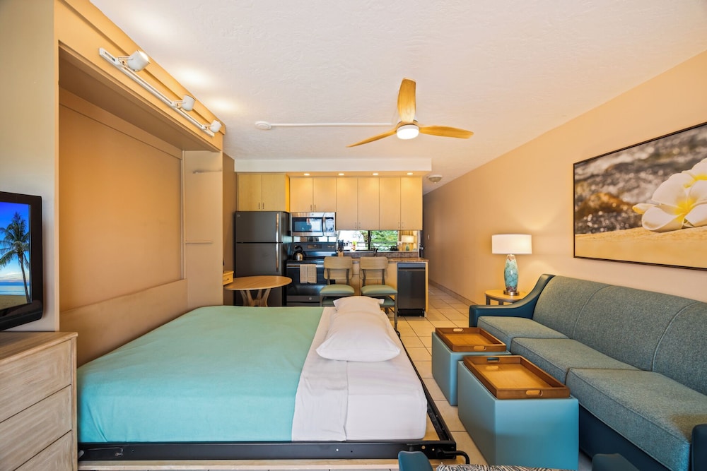 Kuleana Club - 715