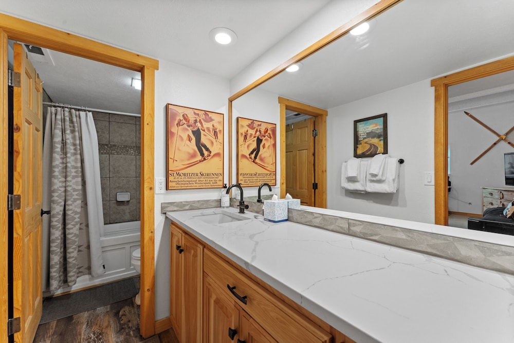 Summit House East #313
