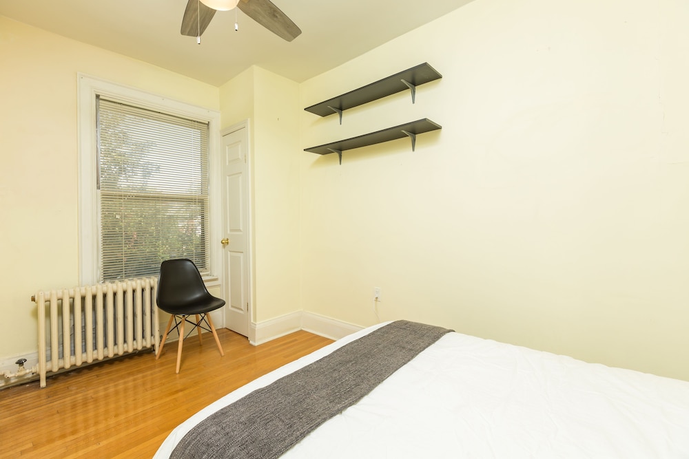Applewood Suites - 2 BDRM Annex Loft