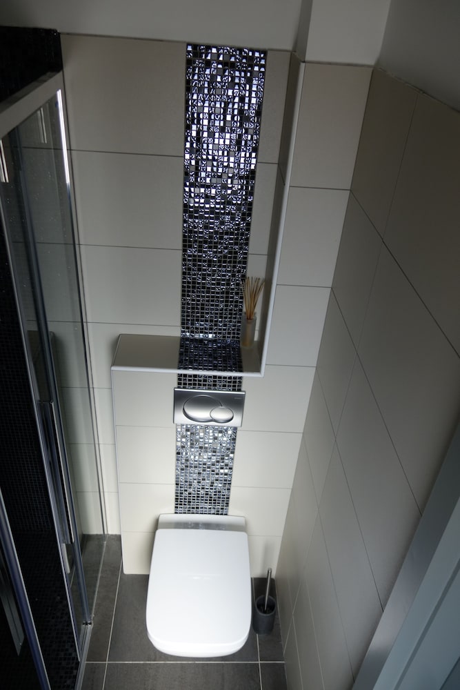 Villa Otilia en Rians — bathroom