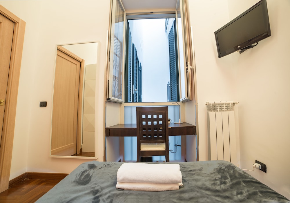 Bed and Breakfast Chiaia 32