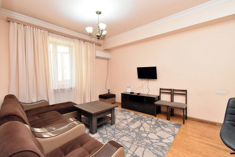 Apartment by Luxe Group GL152