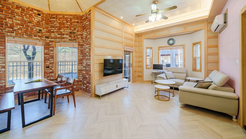 Gapyeong Mungkeul House Pension