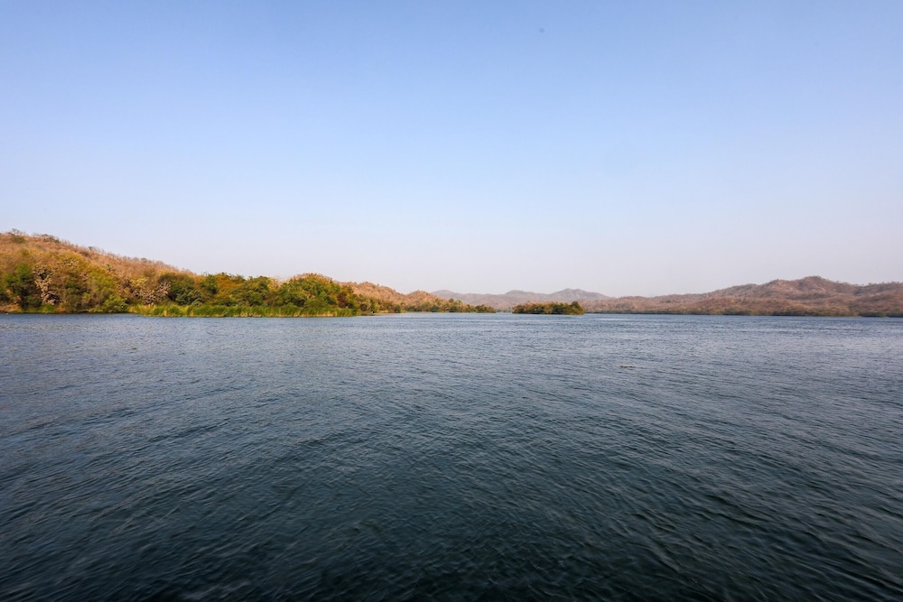 Ekta Houseboat Statue Of Unity Kevadia