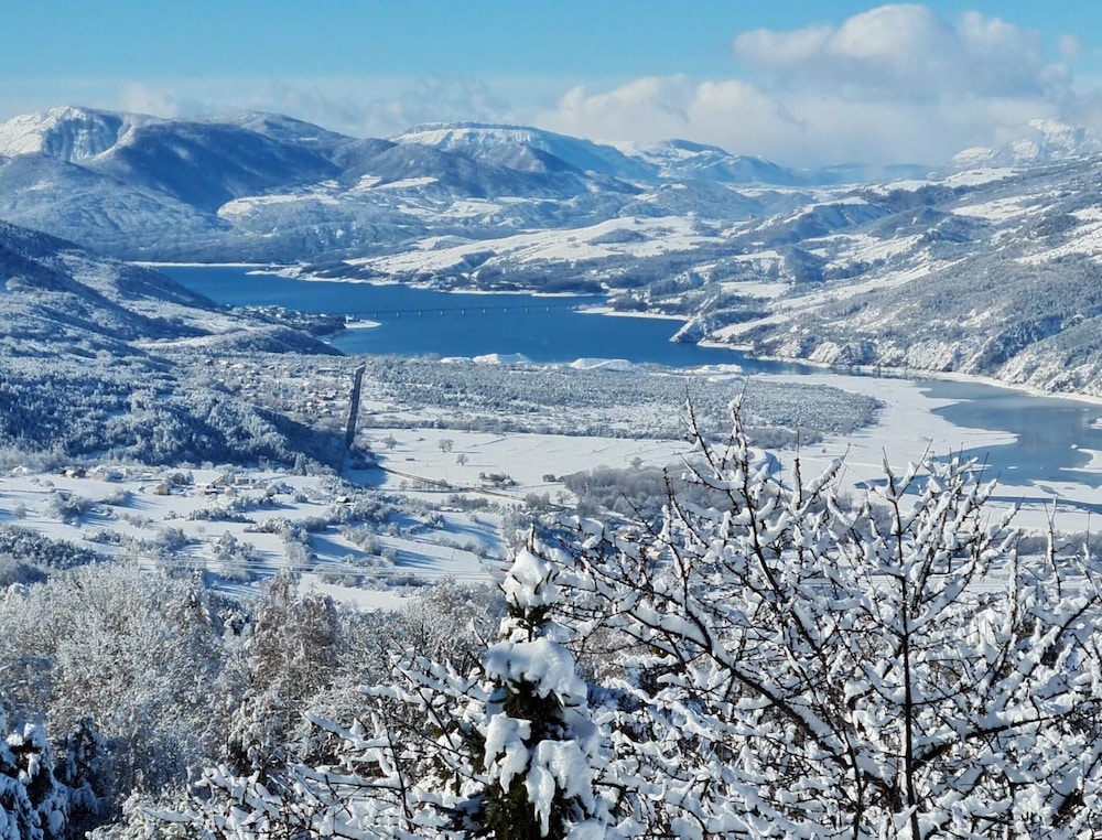 Holiday Home With Sauna, Saint-sauveur