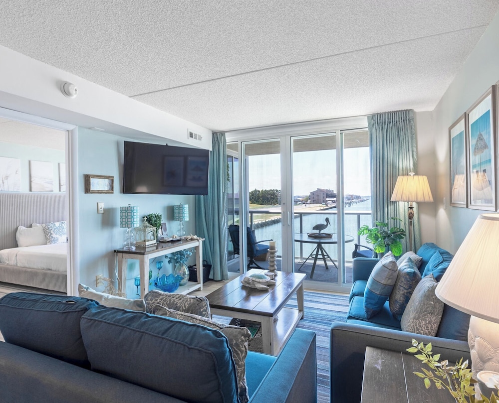 Bay Club Resort by Coolvacay