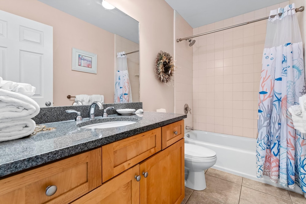 Pet Friendly Beach House - One Palm