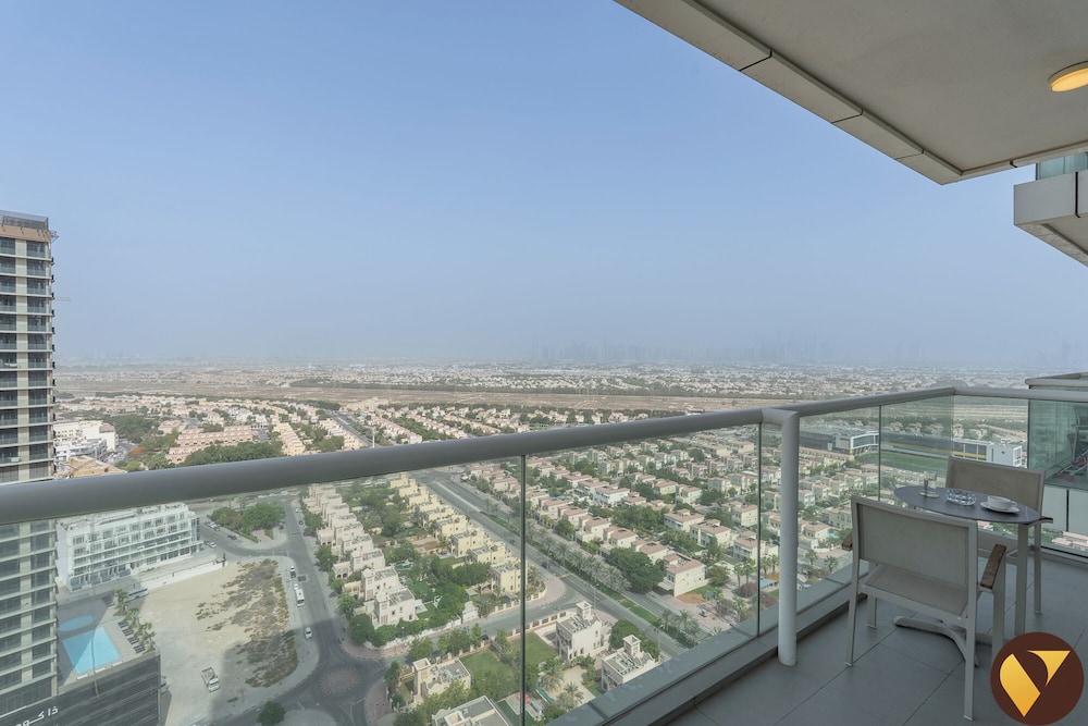 Vogue JVT Novotel Balcony Pool & Gym