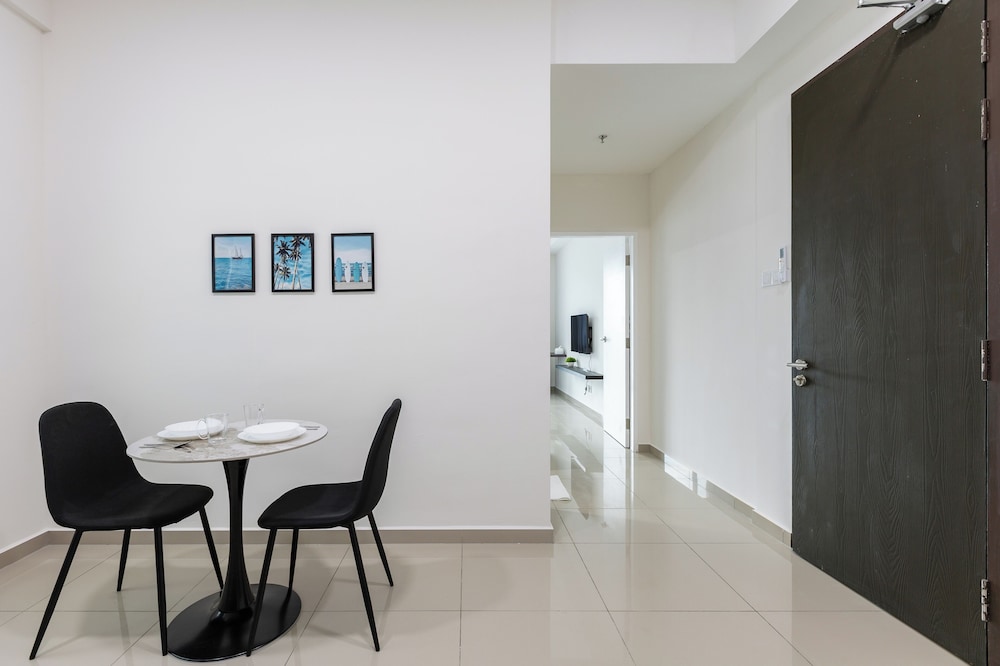 Sunshine Residence Suites