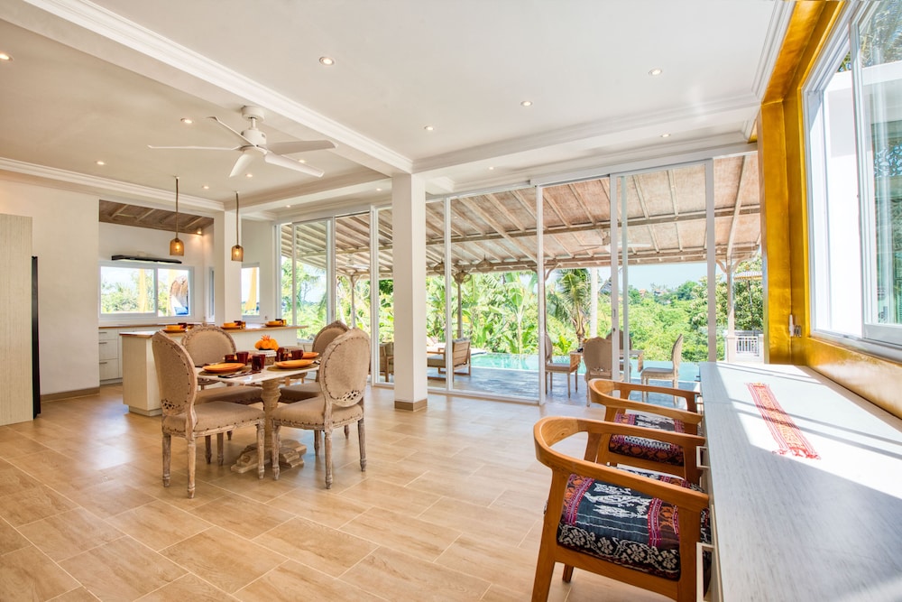 Lebah Villas