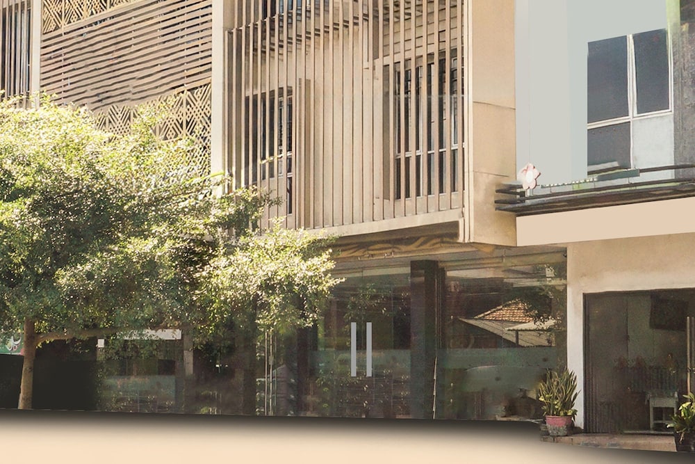 Dancenter KR Hotel