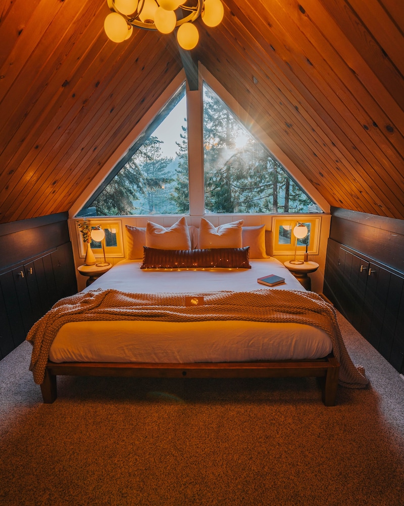 Lightfoot Cabin